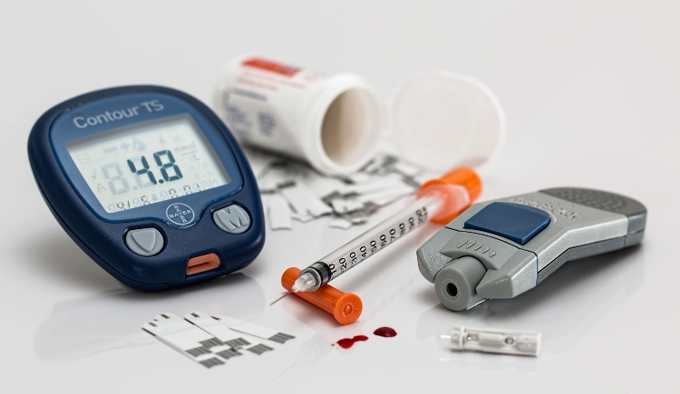Blood sugar test and diabetes medication Image by Steve Buissinne from Pixabay 